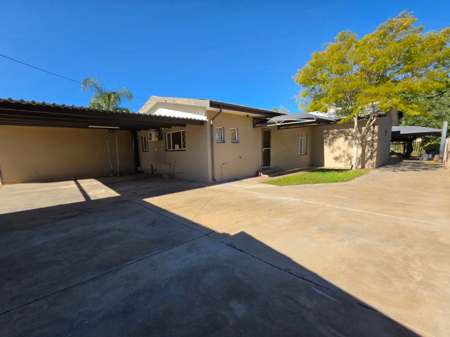 4 Bedroom Property for Sale in Oosterville Northern Cape